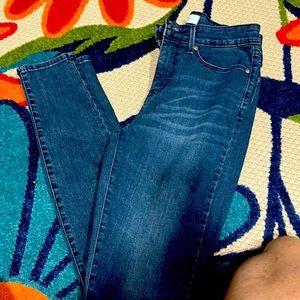 Womens Signature Levi Strauss Totally Shaping Skinny.